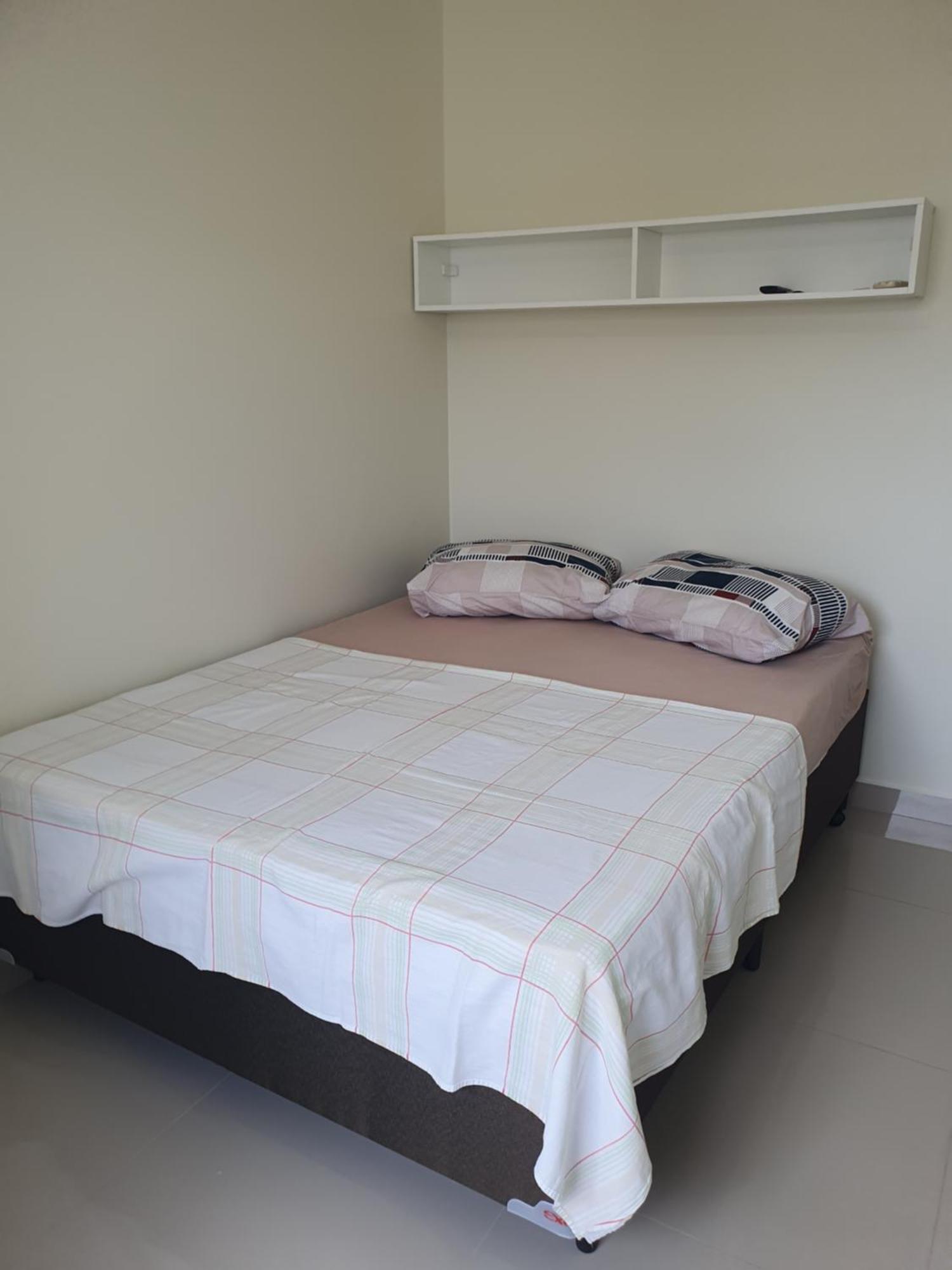 Apartamento Edésia -b- 202 - Dois Dormitórios *