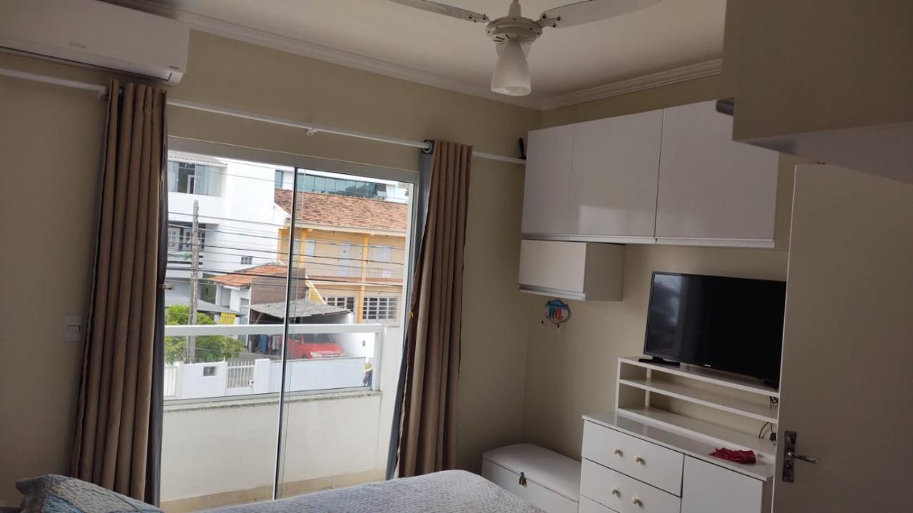 Apartamento Edésia -b- 202 - Dois Dormitórios *