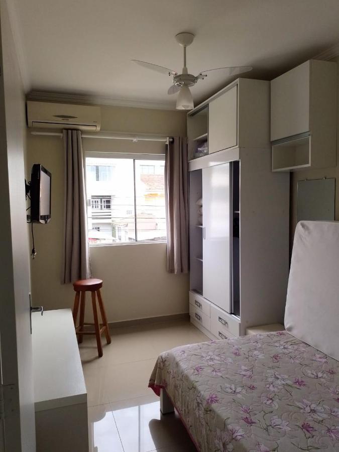 Edésia -b- 202 - Dois Dormitórios Apartamento *
