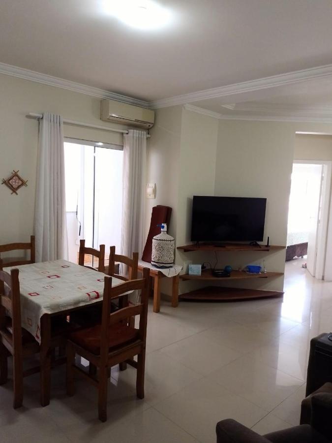 Edésia -b- 202 - Dois Dormitórios Apartamento *